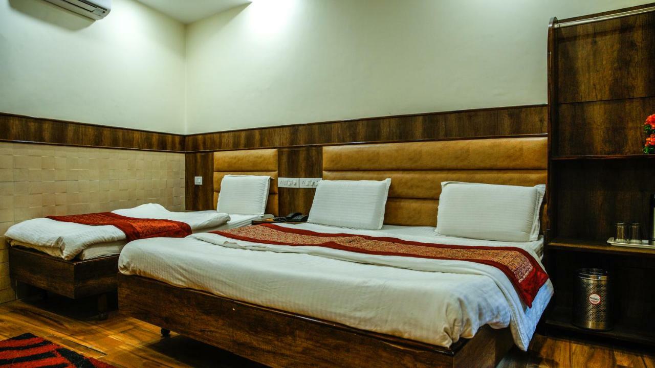 Hotel Raghunath Jammu Exterior foto